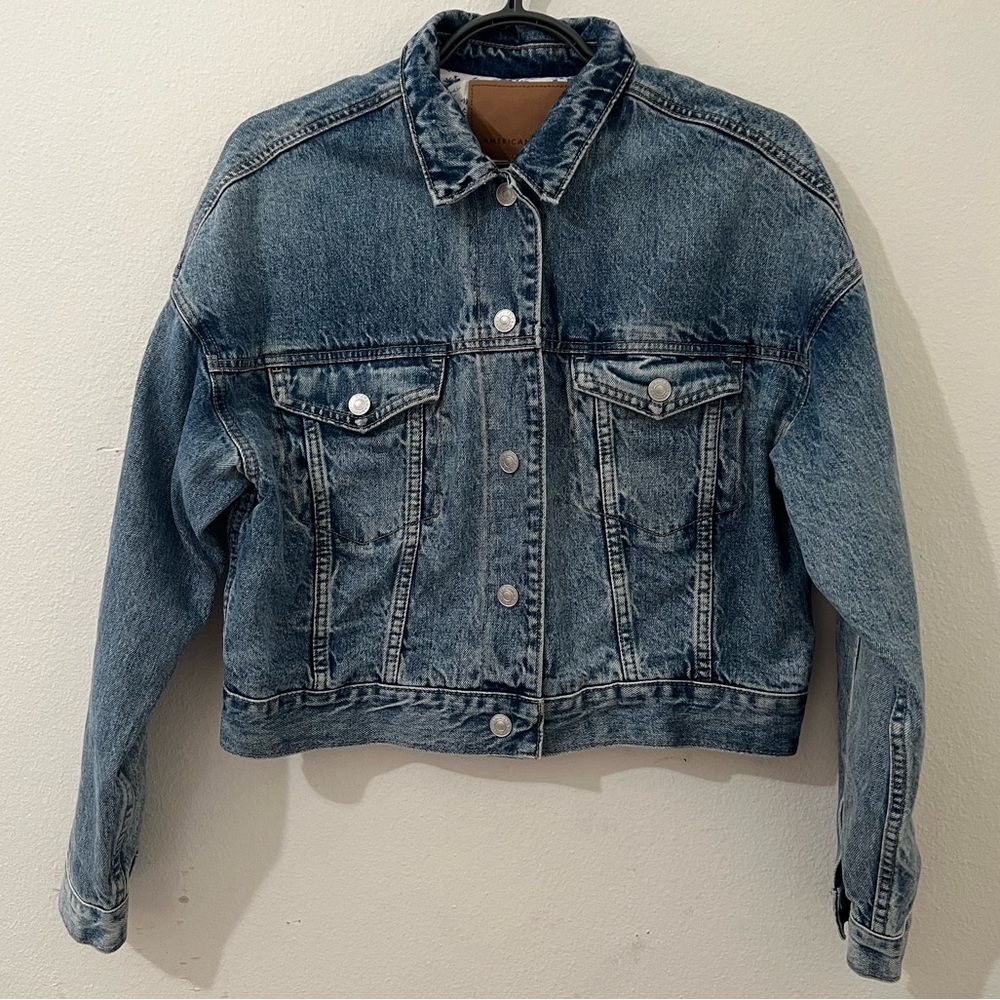 American Eagle boyfriend denim jacket size small